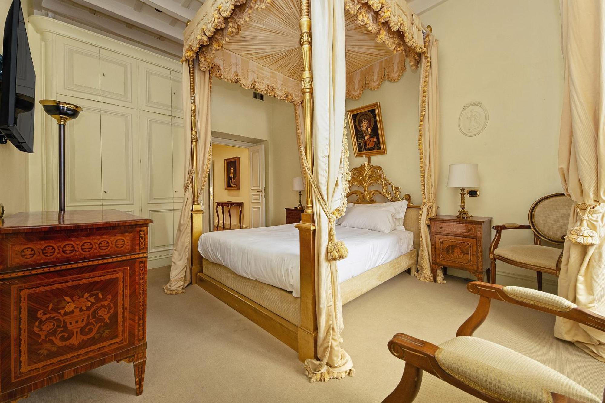 Apartment Ych-magnifica Residenza A Campo De Fiori Rome